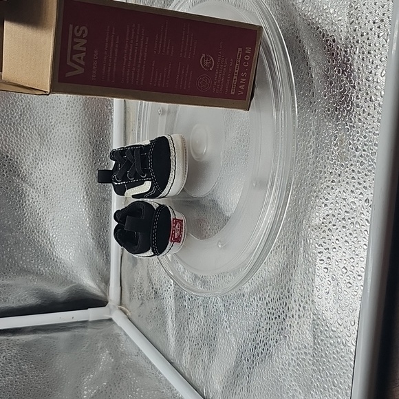 Vans Black And White. - Picture 7 of 9